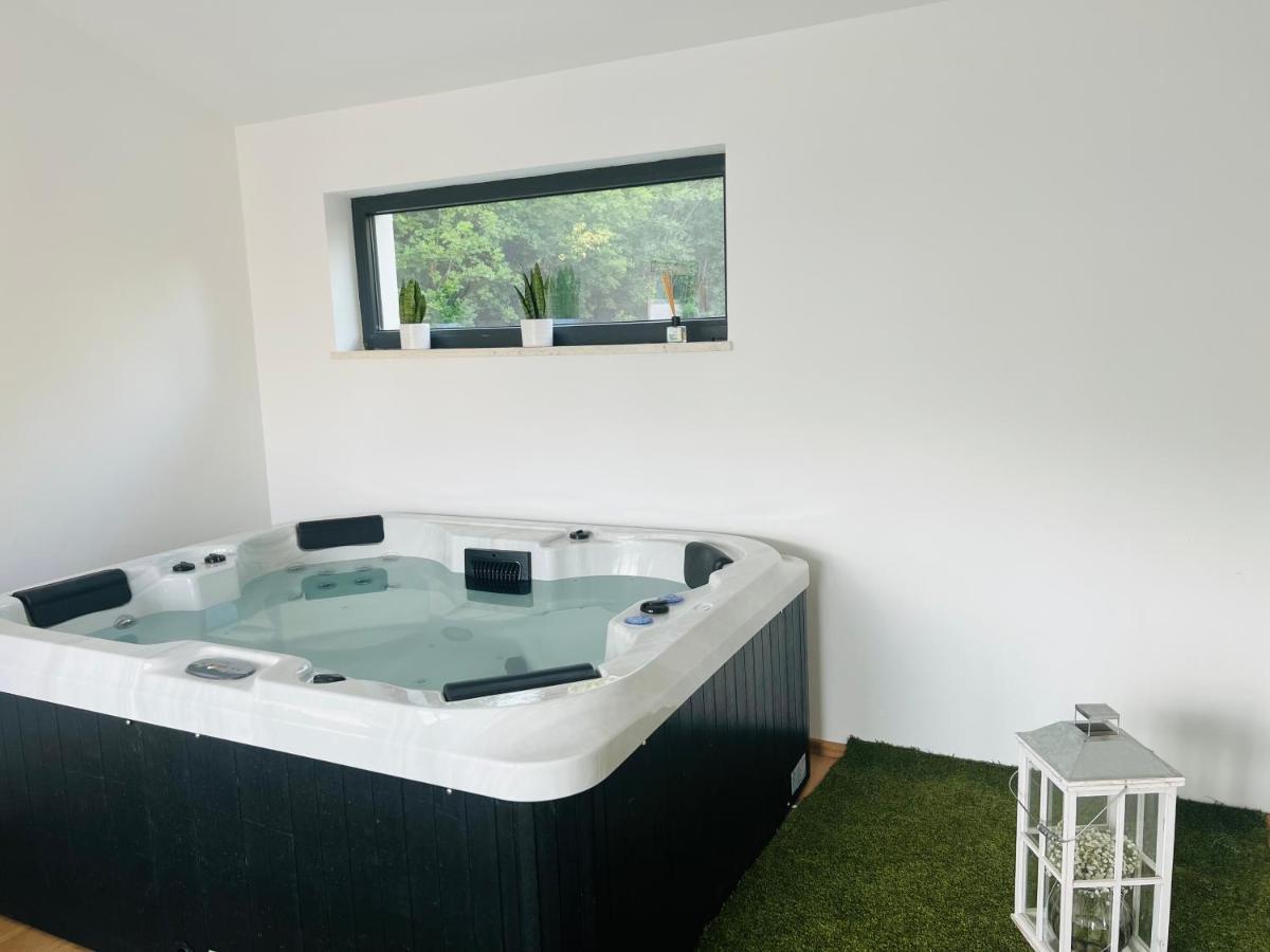 Vila Prisunca Jacuzzi & Swimming Pool Pazin Exteriér fotografie